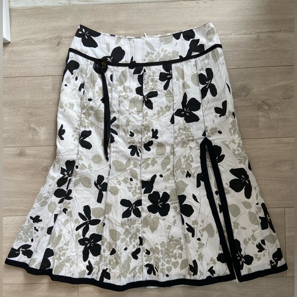 VEX Collection - Top (38); Skirt (36) - Two piece, black white and grey outfit - Picture 16 of 16